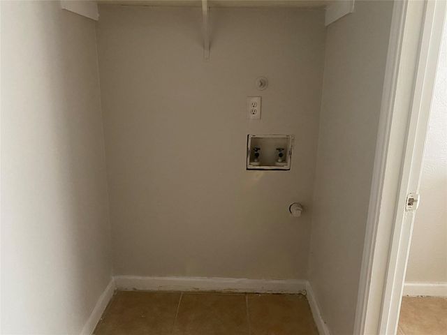 2425 Limestone Drive, Arlington, TX 76014