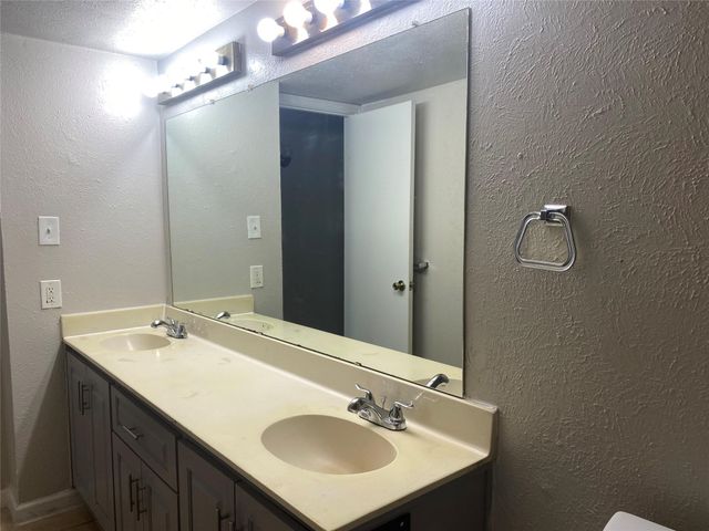 2425 Limestone Drive, Arlington, TX 76014