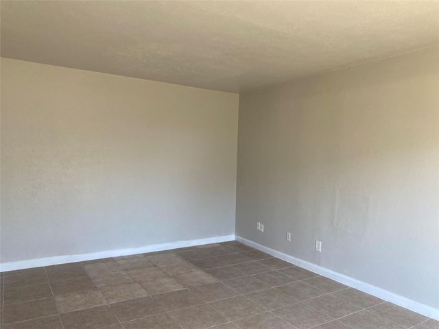 2425 Limestone Drive, Arlington, TX 76014