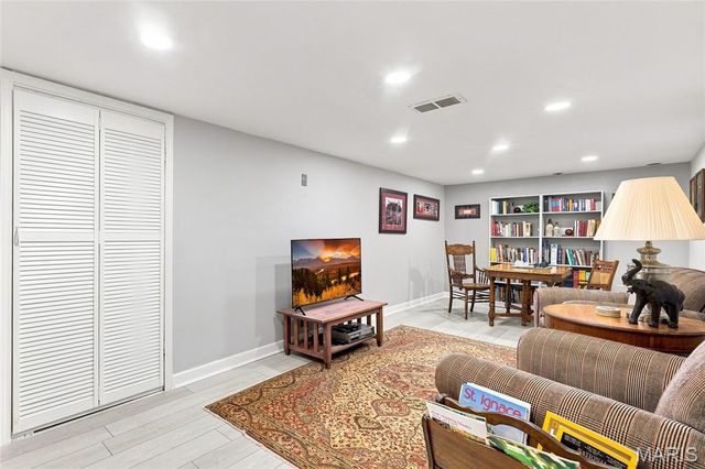 12777 Hazenmore Drive, St Louis, MO 63146