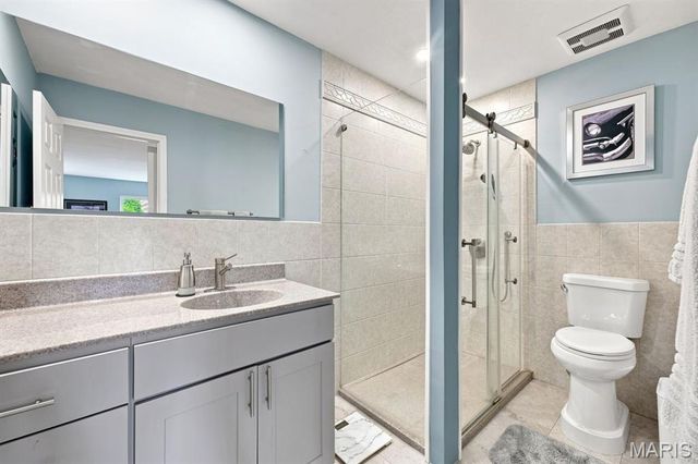 12777 Hazenmore Drive, St Louis, MO 63146
