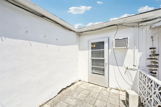 1010 N PEBBLE BEACH BOULEVARD, Sun City Center, FL 33573