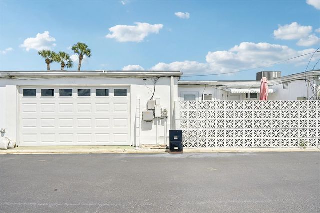1010 N PEBBLE BEACH BOULEVARD, Sun City Center, FL 33573