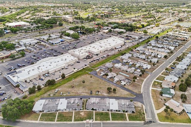 1010 N PEBBLE BEACH BOULEVARD, Sun City Center, FL 33573