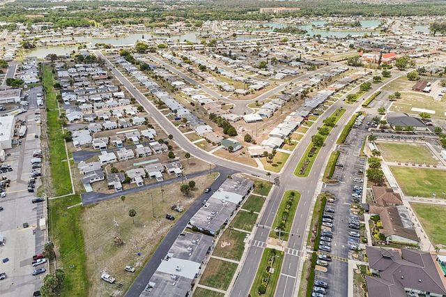 1010 N PEBBLE BEACH BOULEVARD, Sun City Center, FL 33573