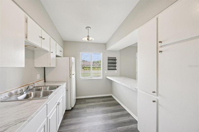 1010 N PEBBLE BEACH BOULEVARD, Sun City Center, FL 33573