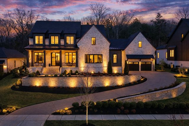 8135 Heirloom Blvd, College Grove, TN 37046