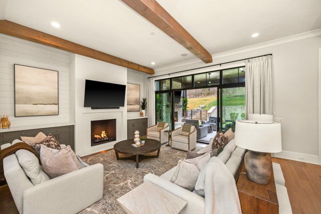 8135 Heirloom Blvd, College Grove, TN 37046