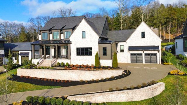 8135 Heirloom Blvd, College Grove, TN 37046