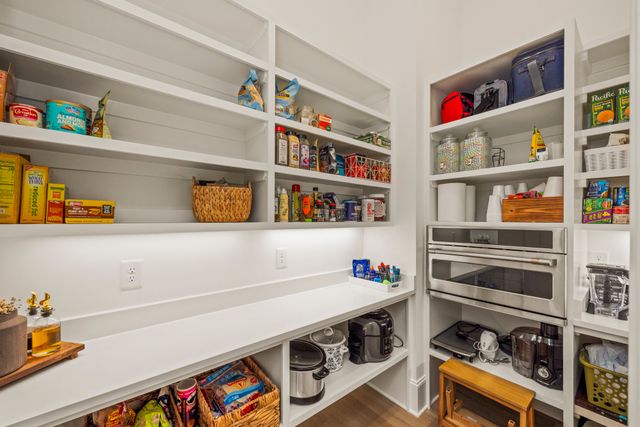 8135 Heirloom Blvd, College Grove, TN 37046