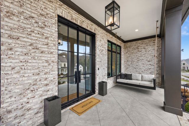 8135 Heirloom Blvd, College Grove, TN 37046