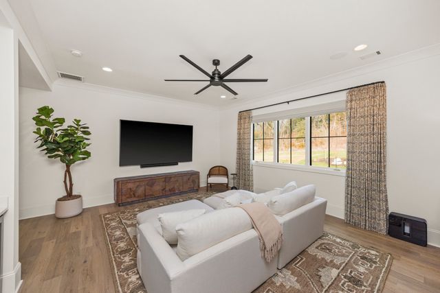 8135 Heirloom Blvd, College Grove, TN 37046