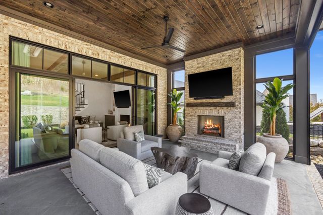 8135 Heirloom Blvd, College Grove, TN 37046