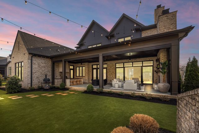 8135 Heirloom Blvd, College Grove, TN 37046