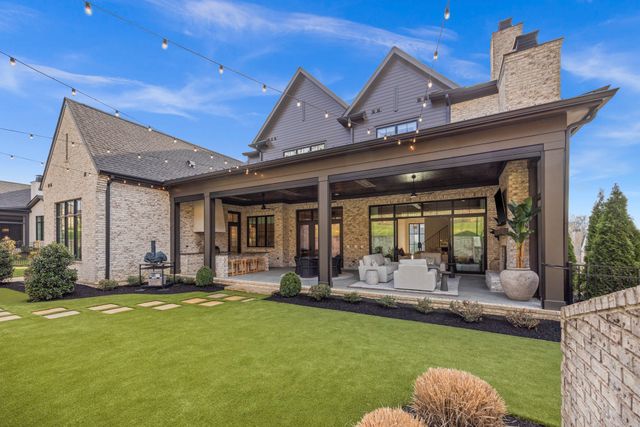 8135 Heirloom Blvd, College Grove, TN 37046