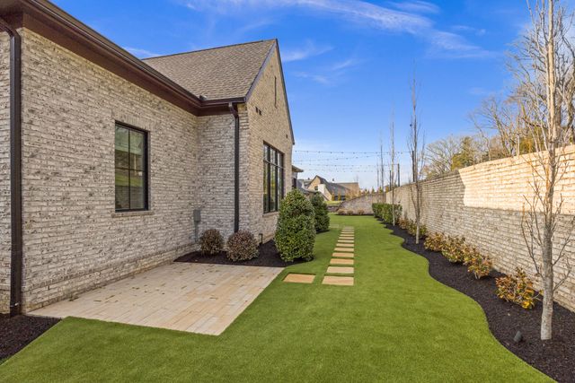 8135 Heirloom Blvd, College Grove, TN 37046