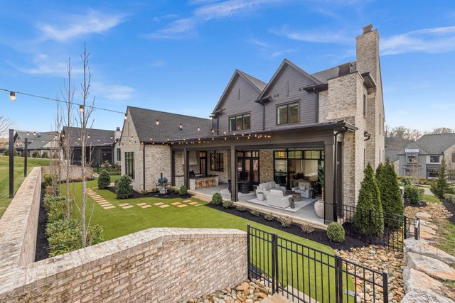 8135 Heirloom Blvd, College Grove, TN 37046