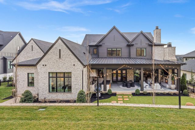 8135 Heirloom Blvd, College Grove, TN 37046