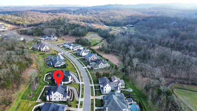 8135 Heirloom Blvd, College Grove, TN 37046