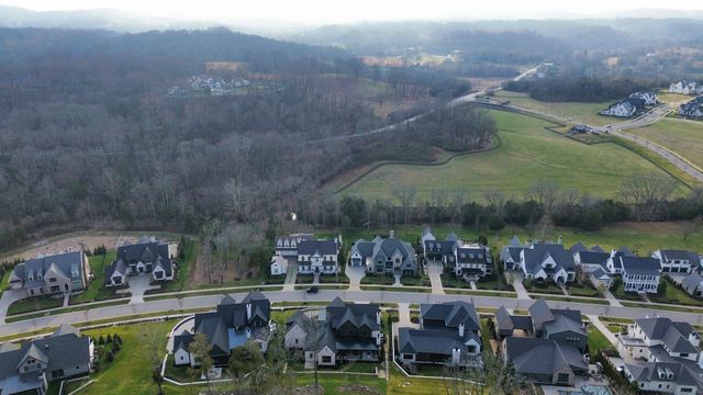 8135 Heirloom Blvd, College Grove, TN 37046