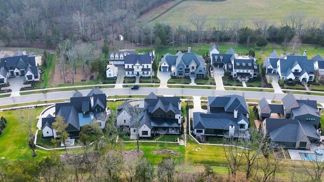 8135 Heirloom Blvd, College Grove, TN 37046