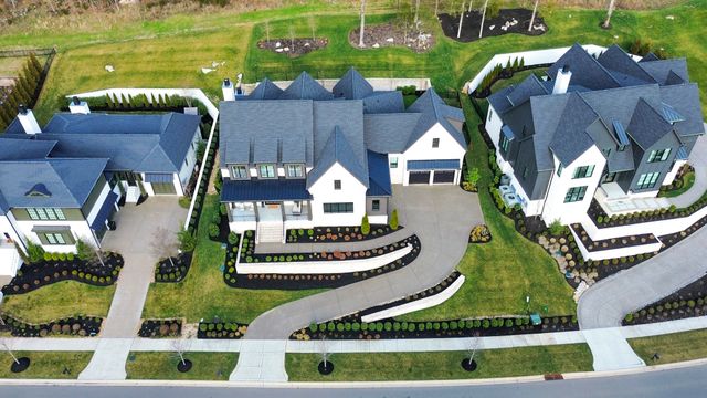 8135 Heirloom Blvd, College Grove, TN 37046