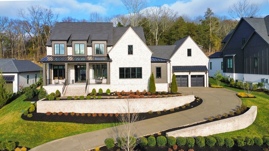 8135 Heirloom Blvd, College Grove, TN 37046