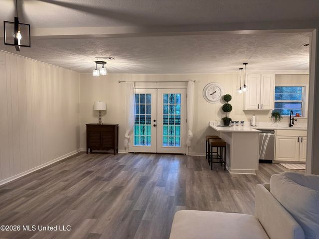 958 Watkins Place, Jackson, MS 39206