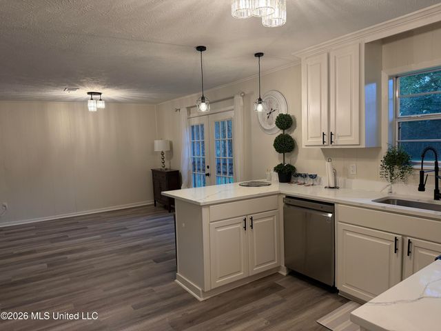 958 Watkins Place, Jackson, MS 39206