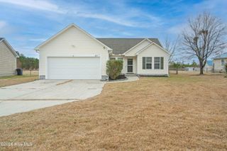 375 Nine Mile Road, Maple Hill, NC 28454