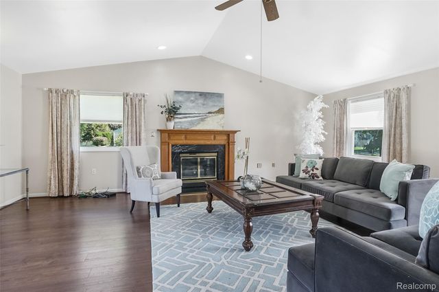 310 Browning Drive, Howell, MI 48843