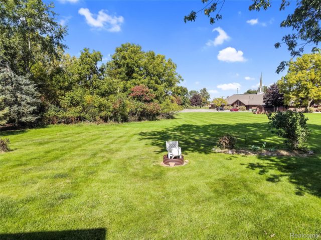 310 Browning Drive, Howell, MI 48843