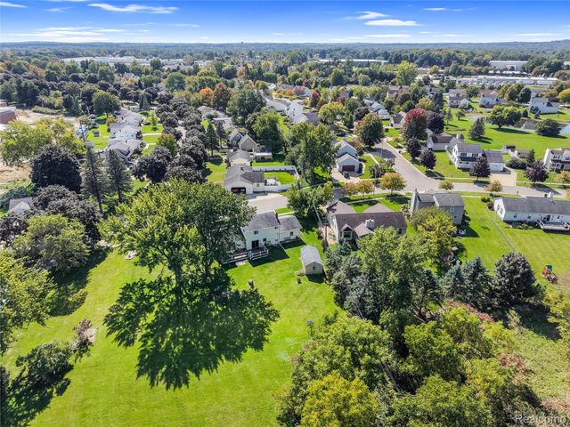310 Browning Drive, Howell, MI 48843