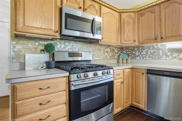 310 Browning Drive, Howell, MI 48843