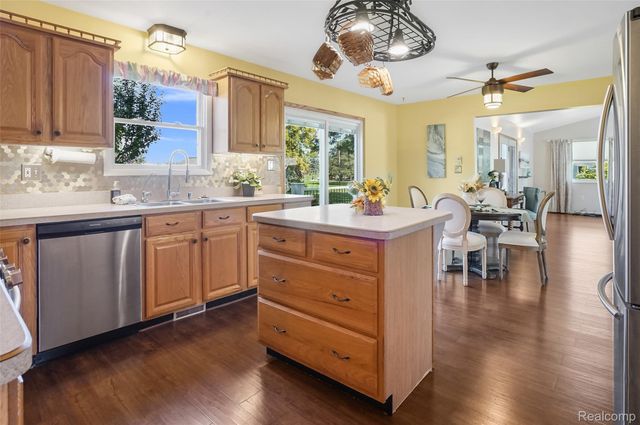 310 Browning Drive, Howell, MI 48843