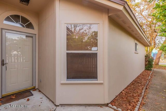 66 W W 7TH Street, Atlantic Beach, FL 32233