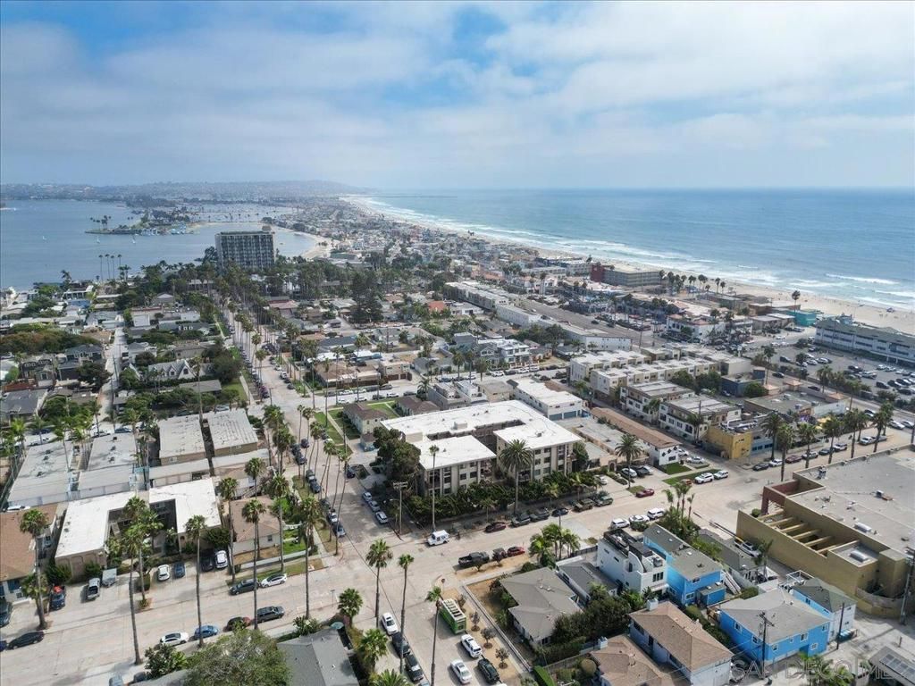 881 Thomas 26, San Diego, CA 92109 — exterior