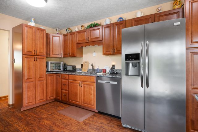 2395 Giles DR, Christiansburg, VA 24073