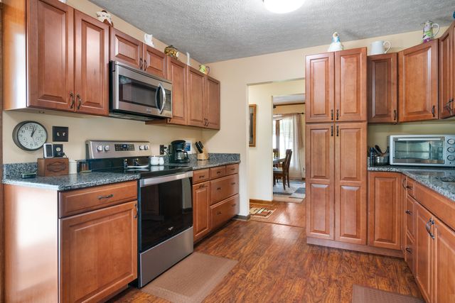 2395 Giles DR, Christiansburg, VA 24073
