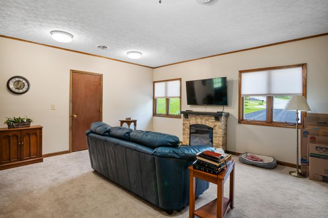 2395 Giles DR, Christiansburg, VA 24073