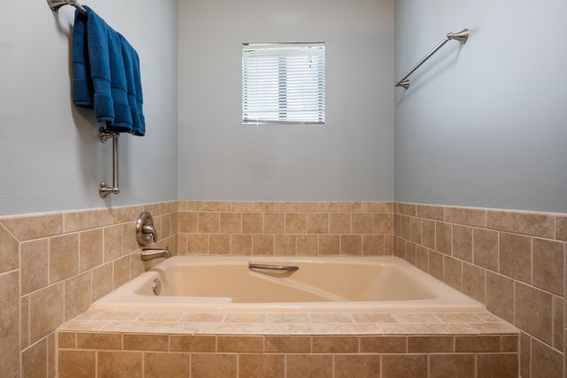 2395 Giles DR, Christiansburg, VA 24073