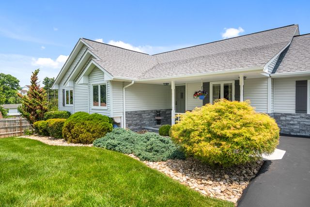2395 Giles DR, Christiansburg, VA 24073