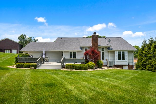 2395 Giles DR, Christiansburg, VA 24073