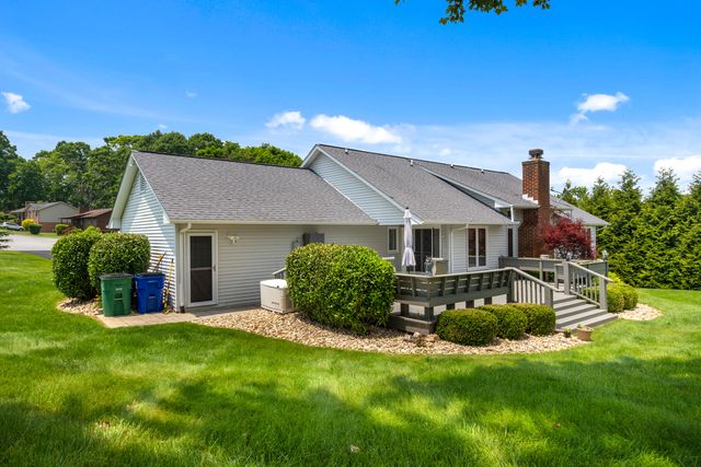 2395 Giles DR, Christiansburg, VA 24073