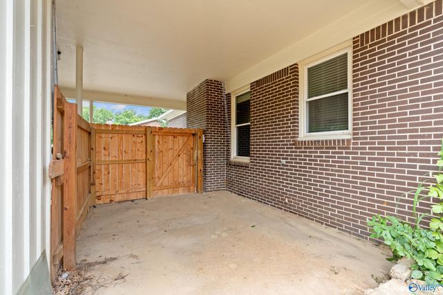 10202 Melanie Drive SE, Huntsville, AL 35803