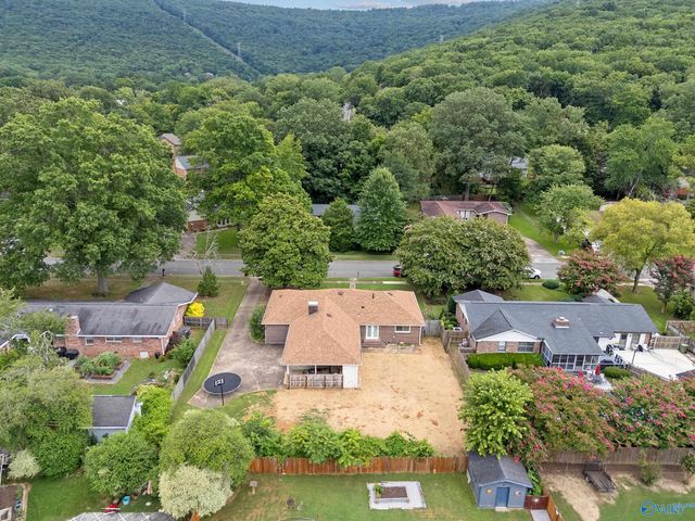 10202 Melanie Drive SE, Huntsville, AL 35803