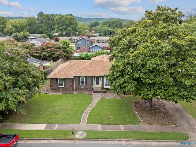 10202 Melanie Drive SE, Huntsville, AL 35803