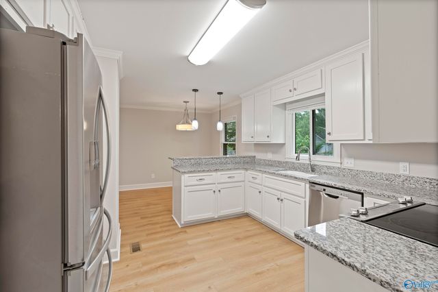 10202 Melanie Drive SE, Huntsville, AL 35803