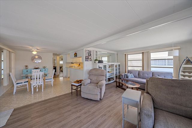 1100 UNIVERSITY PARKWAY 58, Sarasota, FL 34234