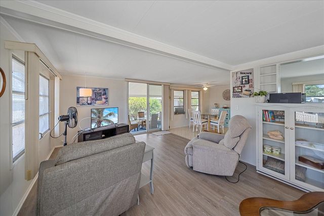 1100 UNIVERSITY PARKWAY 58, Sarasota, FL 34234